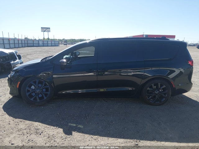 Chrysler Pacifica Limited