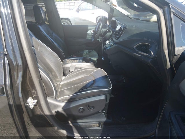 Chrysler Pacifica Limited