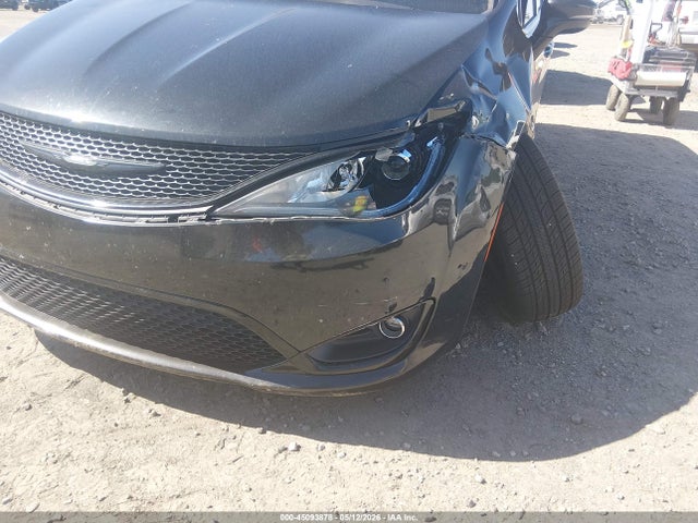 Chrysler Pacifica Limited