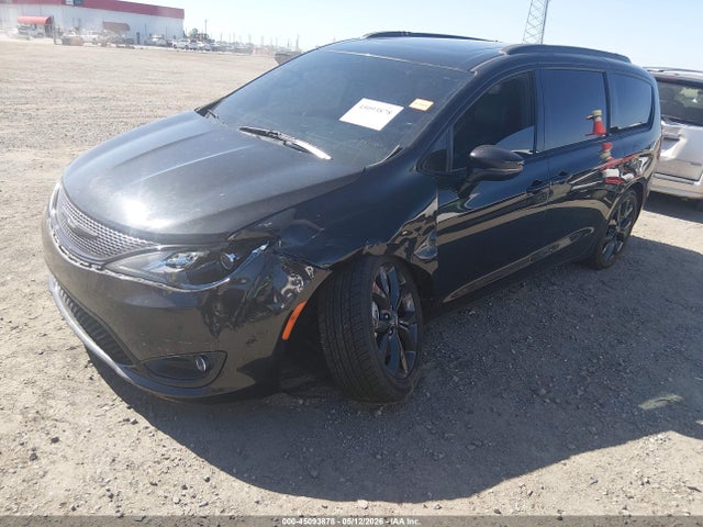 Chrysler Pacifica Limited