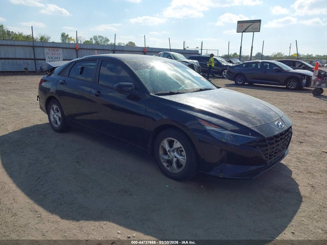 Salvage Hyundai ELANTRA Image