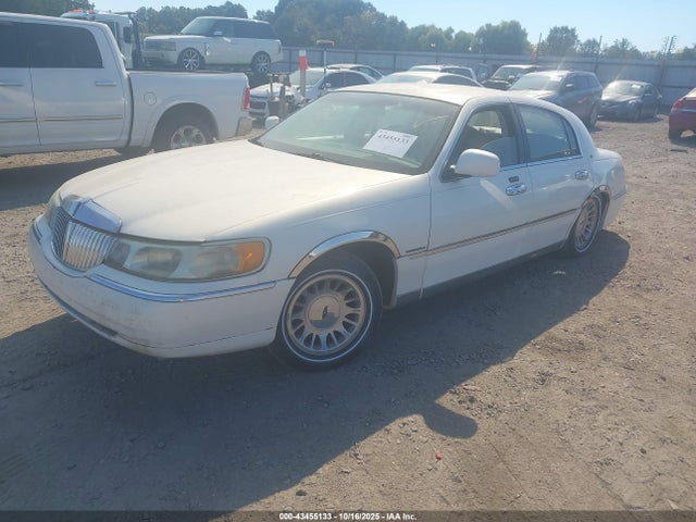 Lincoln Towncar Cartier