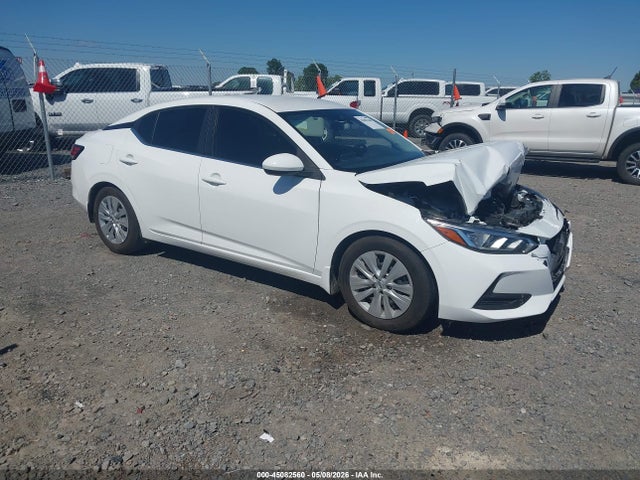 Salvage Nissan Sentra Image