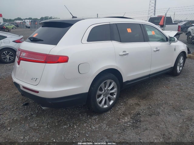 Lincoln MKT Reserve