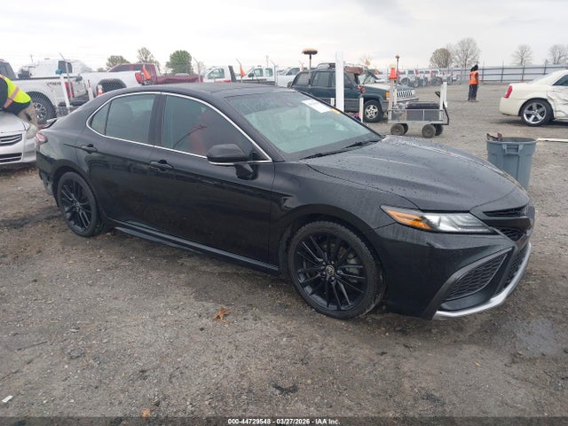 Salvage Toyota Camry Image