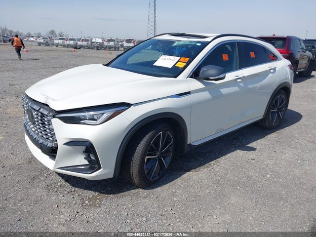 INFINITI Qx Essential Awd