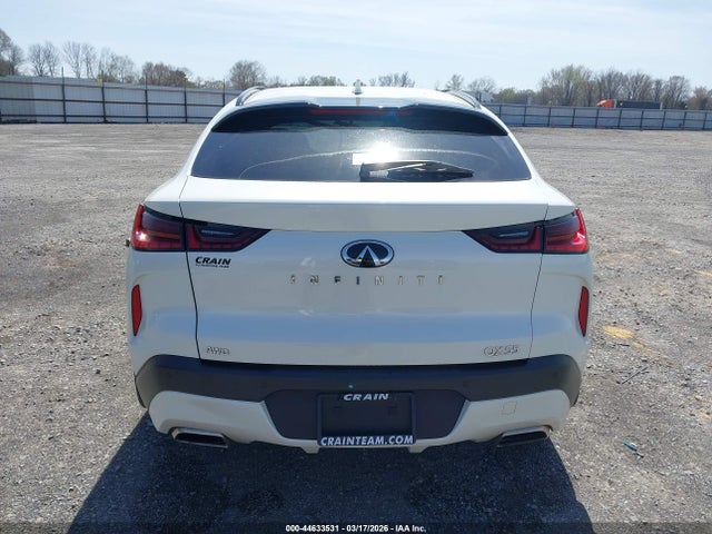 INFINITI Qx Essential Awd