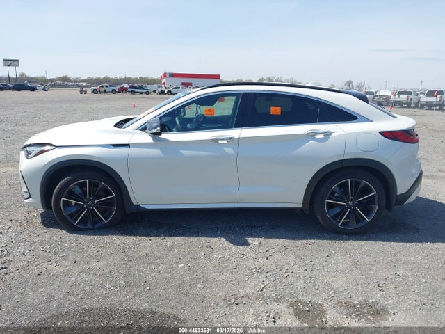 INFINITI Qx Essential Awd