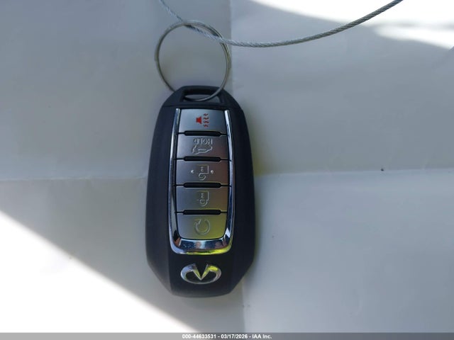 INFINITI Qx Essential Awd