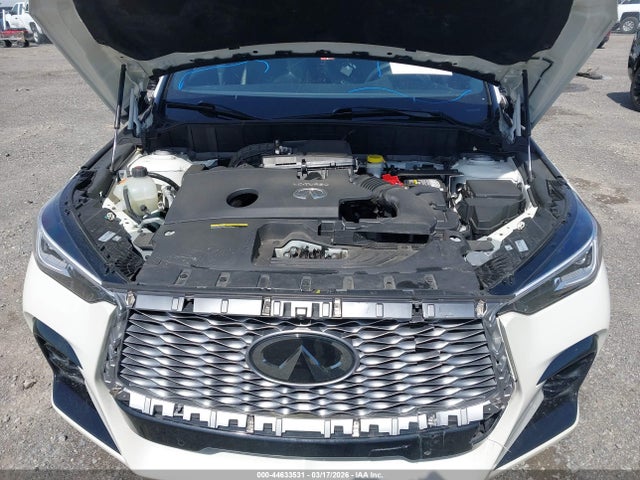 INFINITI Qx Essential Awd