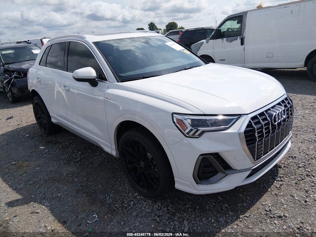 Salvage Audi Q3 Image