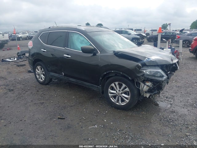 Salvage Nissan Rogue Image