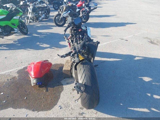 Ducati Diavel V4