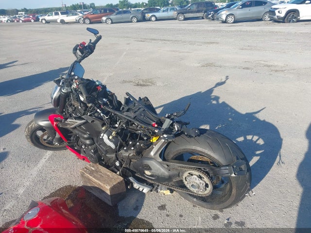 Ducati Diavel V4