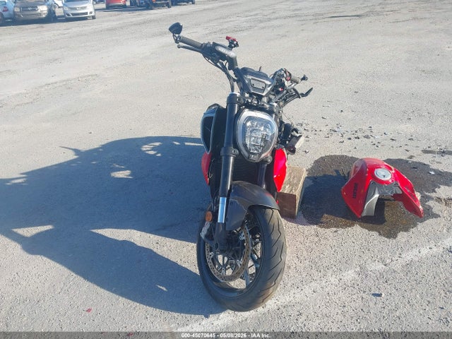 Ducati Diavel V4