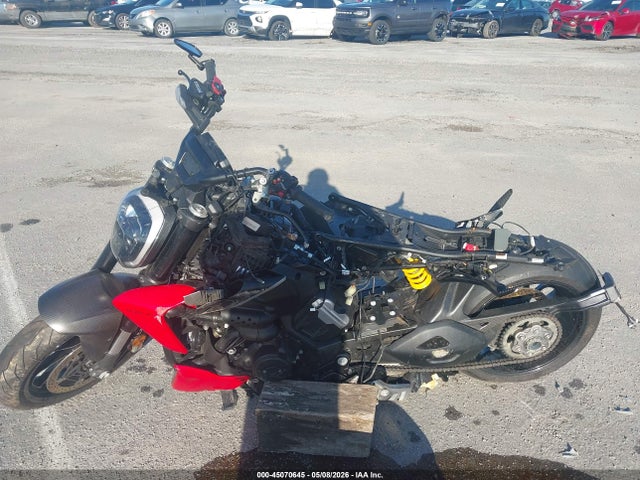 Ducati Diavel V4