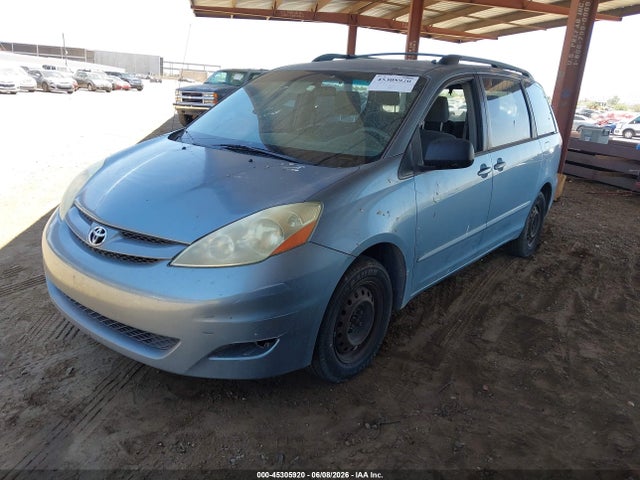 Toyota Sienna Ce