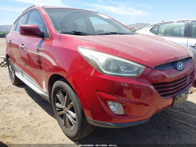 Salvage Hyundai TUCSON Image