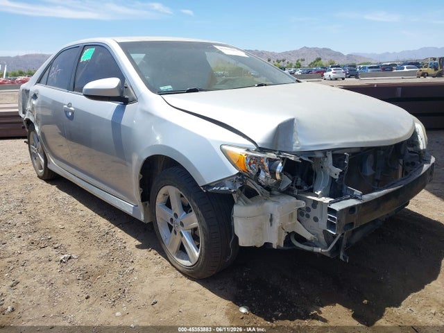 Salvage Toyota Camry Image