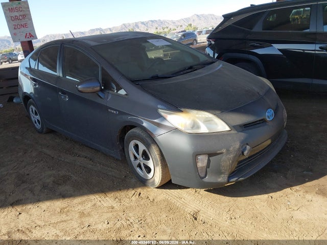 Salvage Toyota Prius Image
