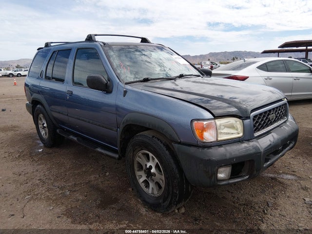 Salvage Nissan Pathfinder Image