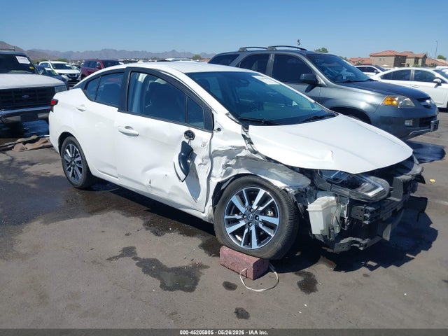 Salvage Nissan Versa Image