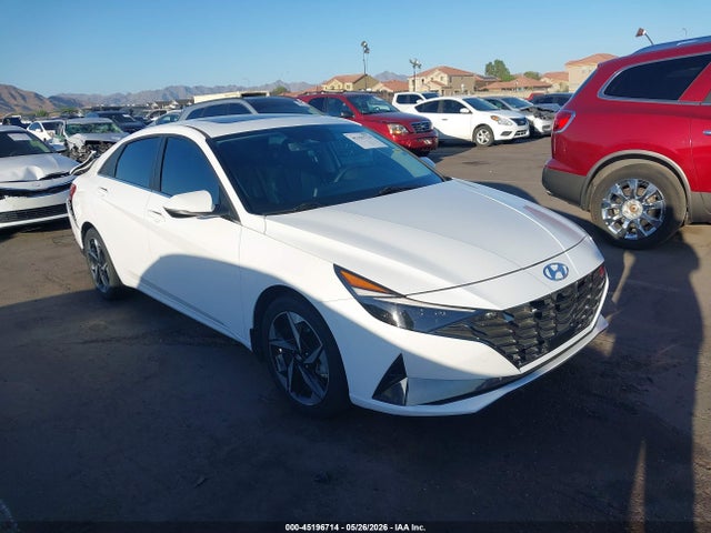 Salvage Hyundai ELANTRA Image
