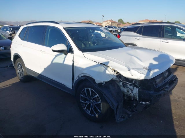 Salvage Volkswagen Tiguan Image