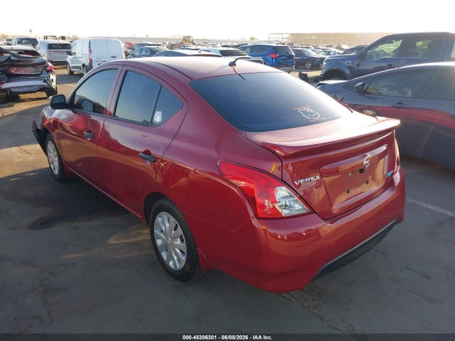 Nissan Versa 1.6 S+