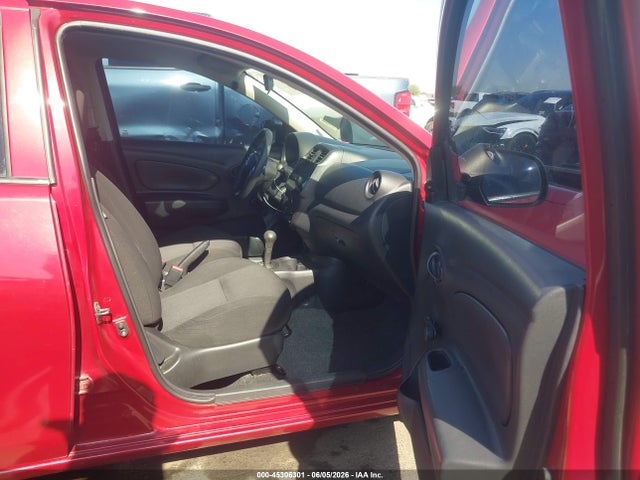 Nissan Versa 1.6 S+