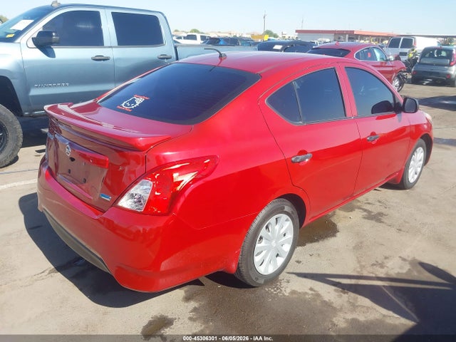 Nissan Versa 1.6 S+