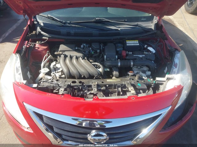 Nissan Versa 1.6 S+