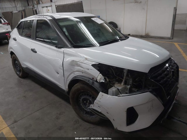 Salvage Nissan Kicks Image