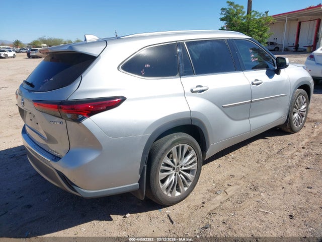 Toyota Highlander Hybrid Platinum
