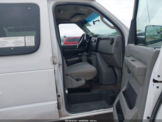 Ford E-350 Xlt