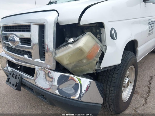 Ford E-350 Xlt