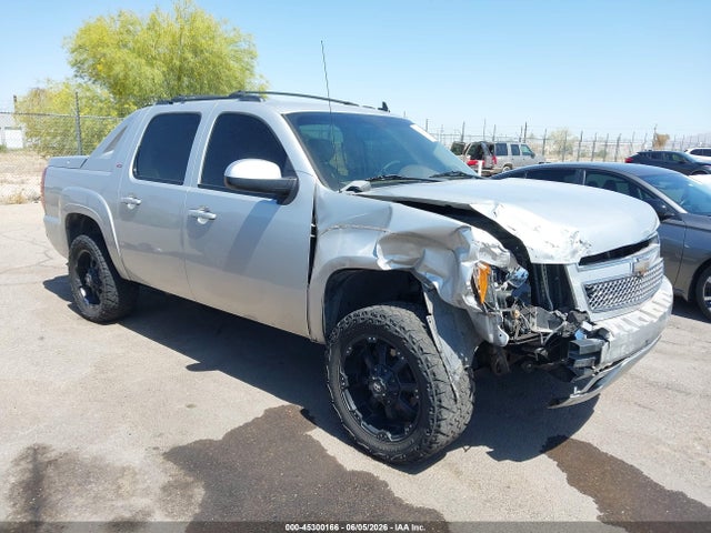 Salvage Chevrolet Avalanche 1500 Image