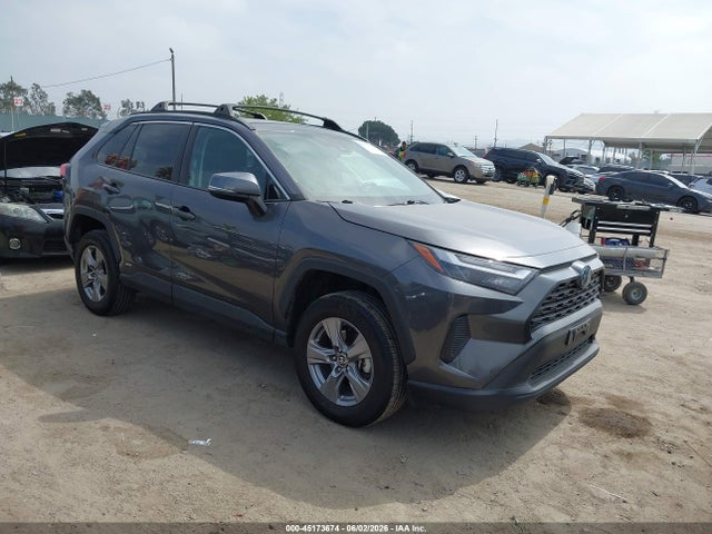 Salvage Toyota RAV4 Image