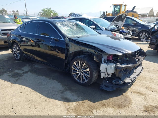 Salvage Lexus Es Image