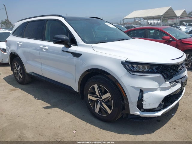Salvage Kia Sorento Image