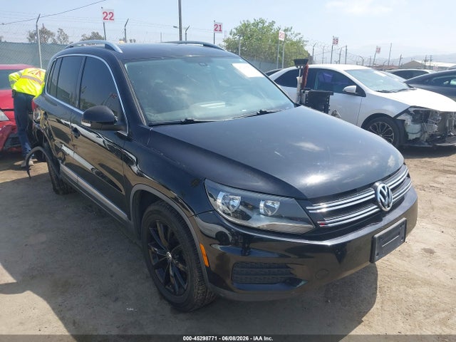 Salvage Volkswagen Tiguan Image