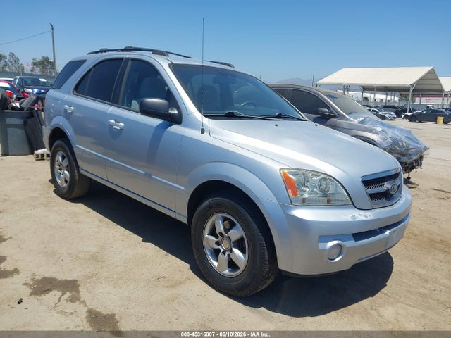 Salvage Kia Sorento Image