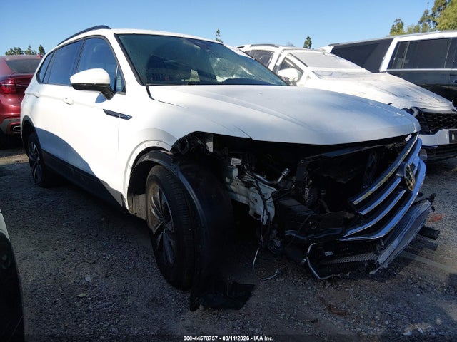 Salvage Volkswagen Tiguan Image
