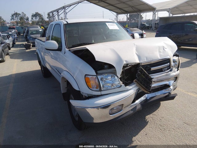 Salvage Toyota Tundra Image