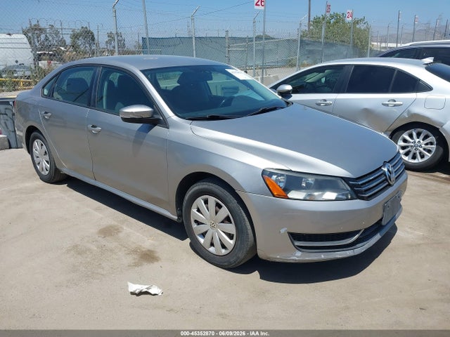 Salvage Volkswagen Passat Image