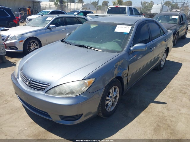 Toyota Camry Le V6