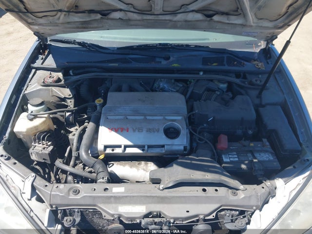 Toyota Camry Le V6