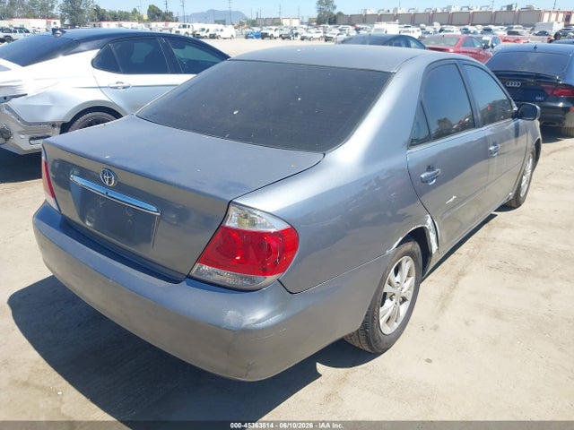 Toyota Camry Le V6
