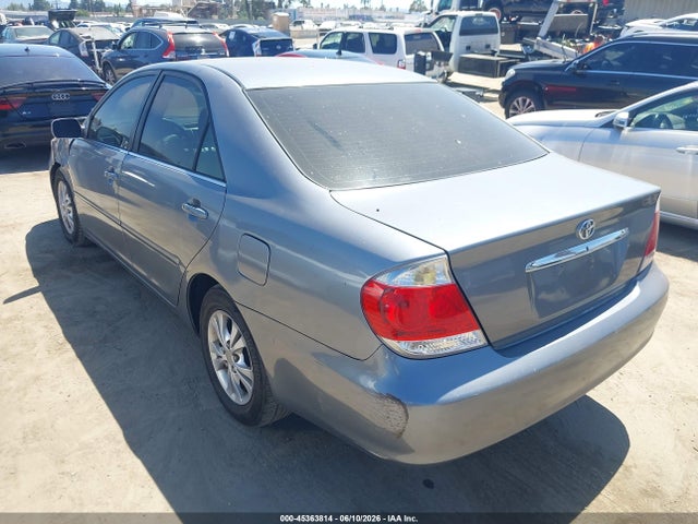 Toyota Camry Le V6