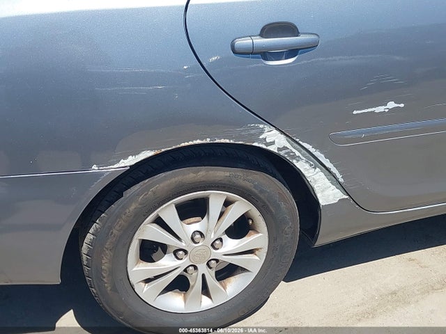 Toyota Camry Le V6